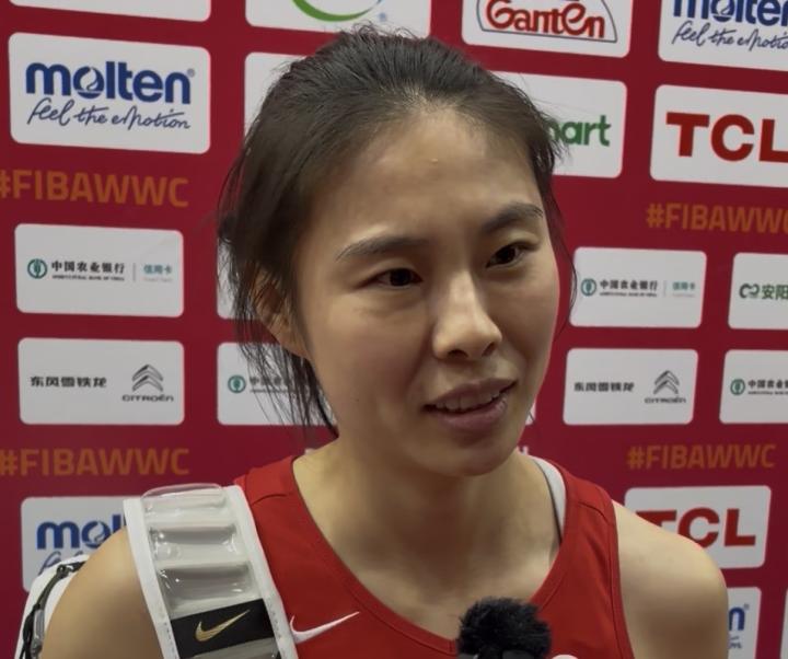  中国女篮训练现场观察；王思雨目标明确；球队全力冲击世界杯更好排位。 体育新闻 中国女篮训练现场观察；王思雨目标明确；球队全力冲击世界杯更好排位。 体育新闻