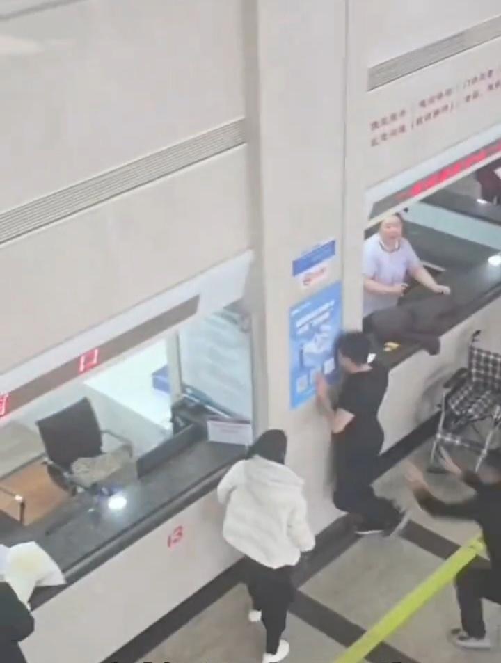  边界的失控与尊重的回响：当产检室遭遇“性别焦虑”的冲击 情感心理