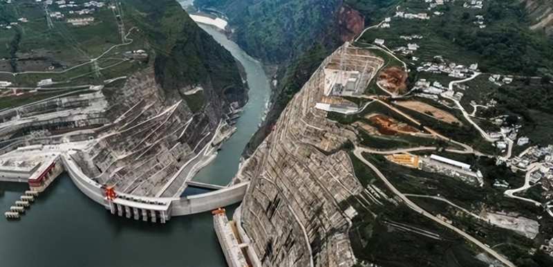  低热水泥何以终结大坝裂缝史：白鹤滩技术突破深度复盘 IT技术