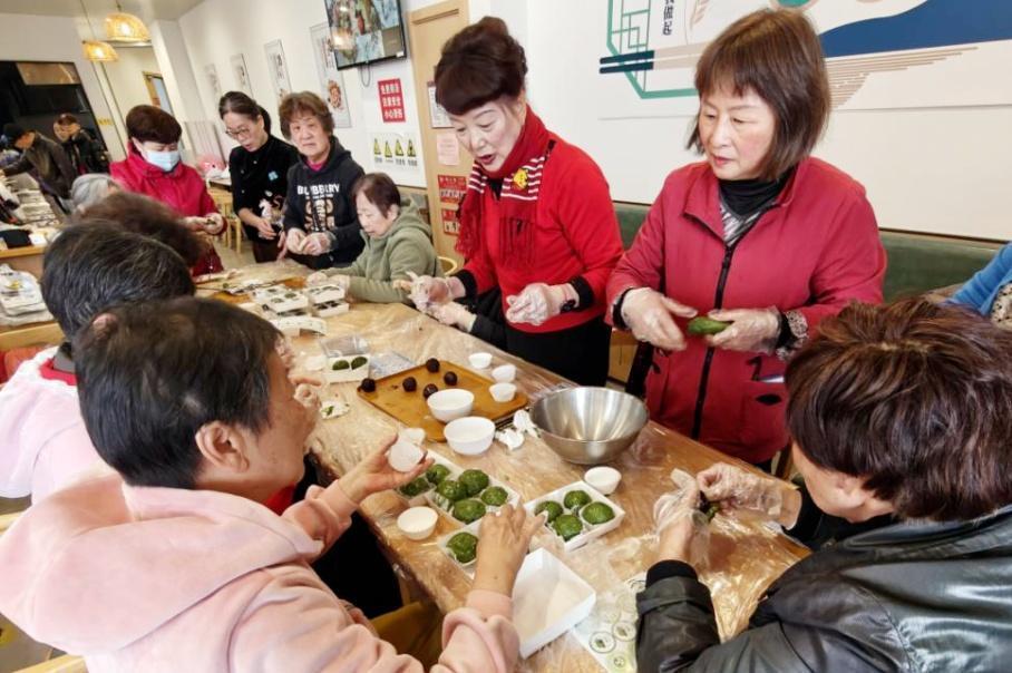  技术驱动·服务迭代：普陀区社区长者食堂助餐体系的精准化运营范式 新闻