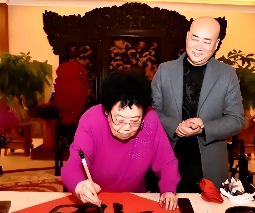  【人物深度】从《西游记》到紫檀王国：迟重瑞三十六年舆论风暴的全景复盘 娱乐新闻